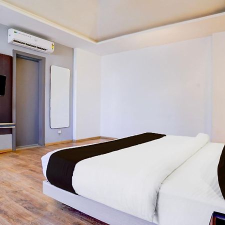 Super Townhouse Bombay Exhibition Centre Goregaon Екстериор снимка